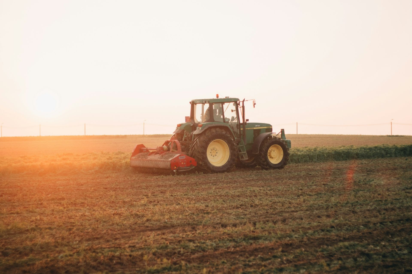 Ставропольские аграрии приобрели более 2 тысяч тракторов