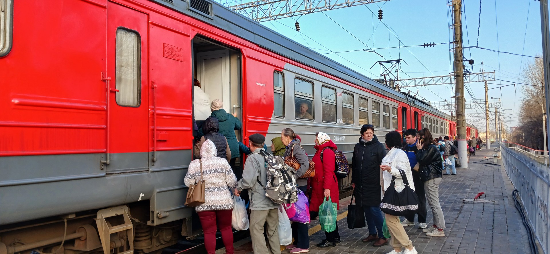 Пригородный поезд, Астрахань, пирон