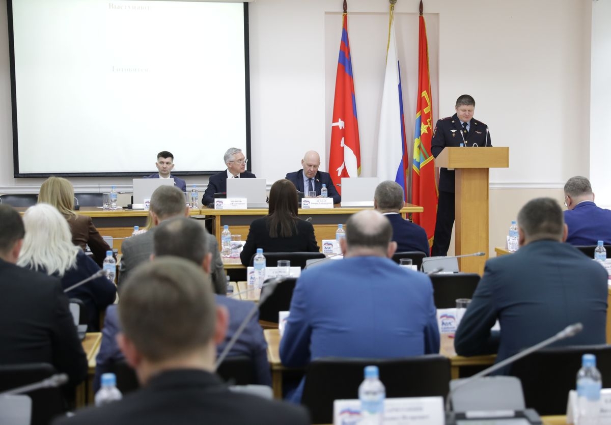 Начальник полиции Волгограда Александр Гудков: «Оперативная обстановка в городе остается стабильной и контролируемой» https://vk.com/wall-217487974_7223